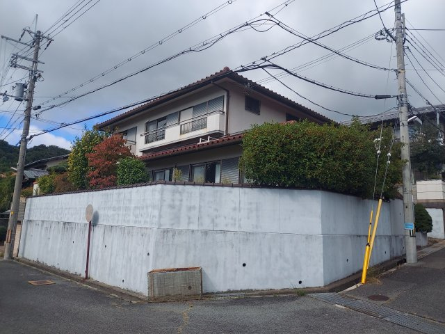 宝塚市中山五月台5丁目一戸建の外観