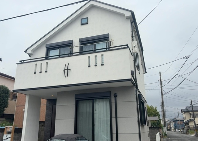 【外観】 | バルコニーは、室外の専用スペースのうち、「屋根がなく開放された空間」であるものを指します。ベランダより広いタイプのものが多く、日当たりもよいため家庭菜園などを楽しみたい人にとって適した環境となります。