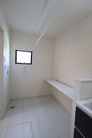 《仲介手数料無料》南区大字大谷口952-62(全1戸)新築一戸建てリーブルガーデンのランドリースペース