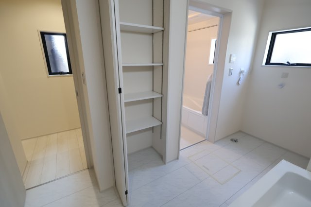 《仲介手数料無料》南区大字大谷口952-62(全1戸)新築一戸建てリーブルガーデンのランドリースペース