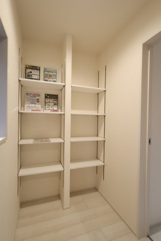 《仲介手数料無料》南区大字大谷口952-62(全1戸)新築一戸建てリーブルガーデンの収納