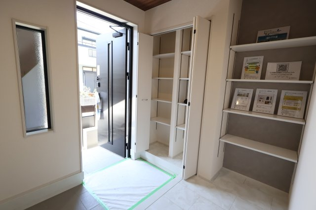 《仲介手数料無料》南区大字大谷口952-62(全1戸)新築一戸建てリーブルガーデンの玄関