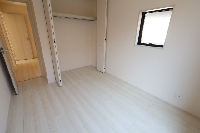 《仲介手数料無料》南区大字大谷口952-62(全1戸)新築一戸建てリーブルガーデンの洋室|2F 5.3帖