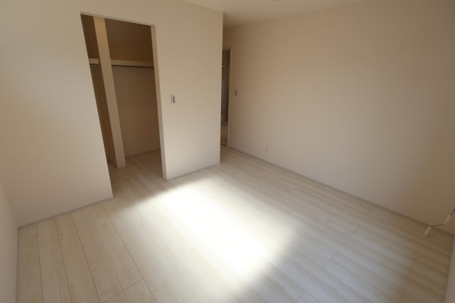 《仲介手数料無料》南区大字大谷口952-62(全1戸)新築一戸建てリーブルガーデンの洋室|2F 7.75帖