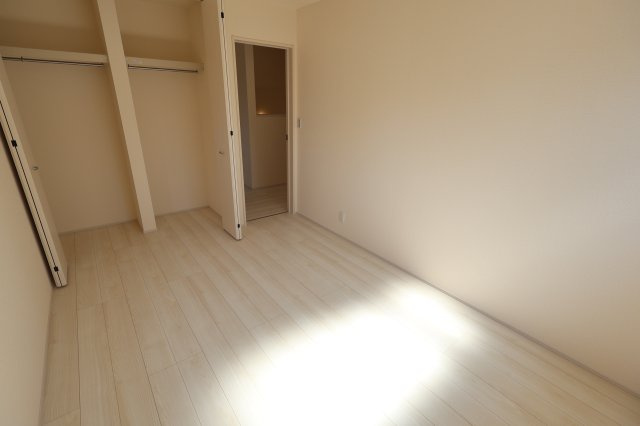 《仲介手数料無料》南区大字大谷口952-62(全1戸)新築一戸建てリーブルガーデンの洋室|2F 6帖