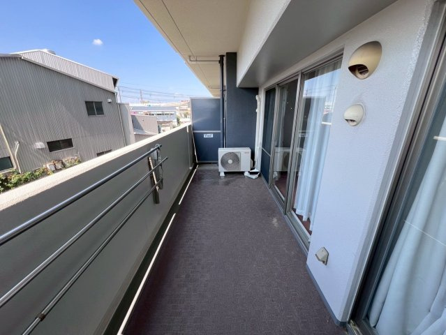 ヴォックスシティ　3階のその他共用部分|日当たり・風通しの良い南向きのバルコニーです。