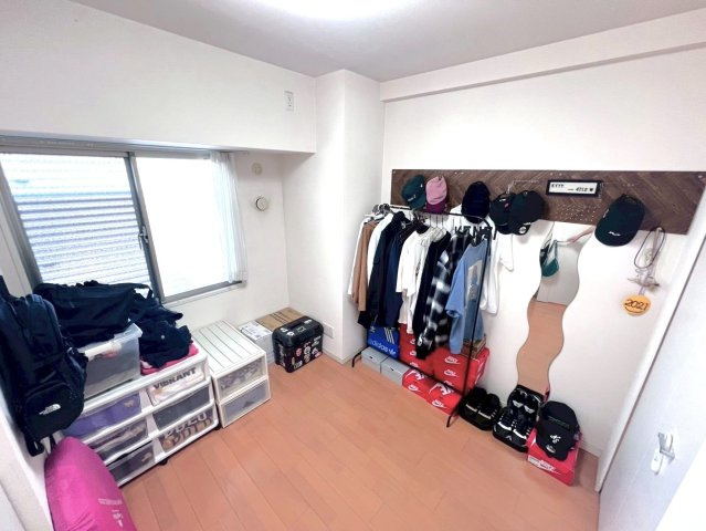 ヴォックスシティ　3階の洋室|廊下に面した、約5.0帖の洋室です。