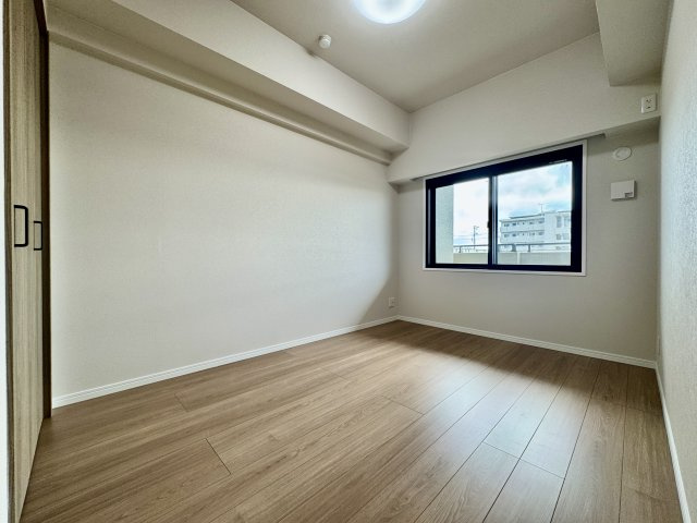 ジェイハイム豊田本郷の洋室|南側5.6帖洋室です。
