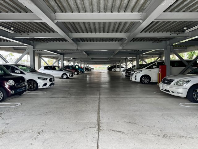ジェイハイム豊田本郷の駐車場|駐車場は平置きで屋根付きになります。