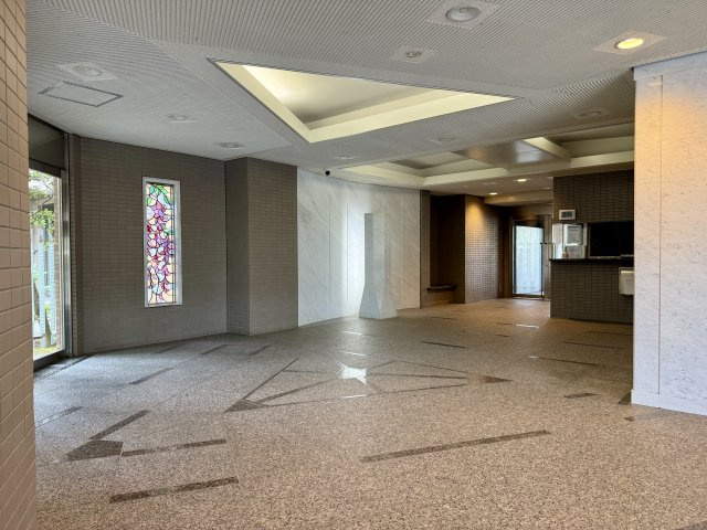 ジェイハイム豊田本郷のその他|マンションの入り口も落ち着いた雰囲気です。
