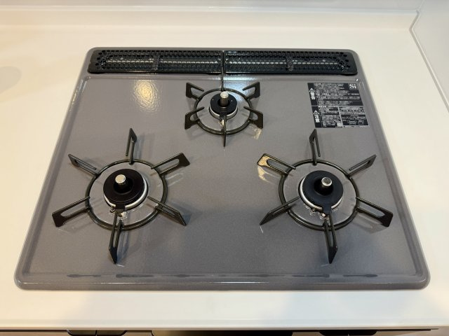 ジェイハイム豊田本郷のその他|三口コンロなので家事の時短にも繋がりますね♪
