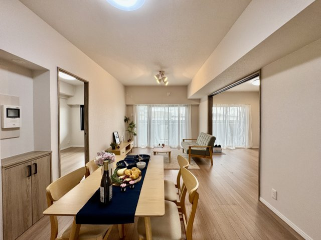 ジェイハイム豊田本郷の居間・リビング|ご家族の団らんの間！ナチュラルなインテリアがオシャレな空間！お客様のおもてなしの間としてもピッタリです！
