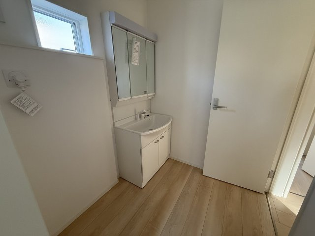 今宿東3丁目　新築戸建　6棟の前面道路含む現地写真