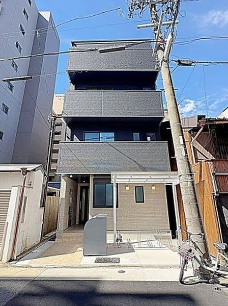 Ｃｅｌｅｎｅｓｔ高岳の外観