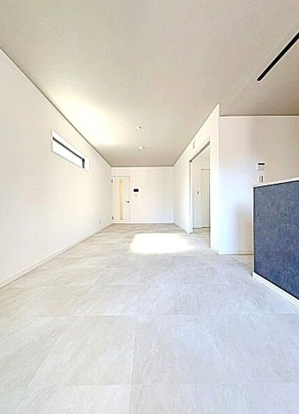 Ｃｅｌｅｎｅｓｔ高岳の居間・リビング