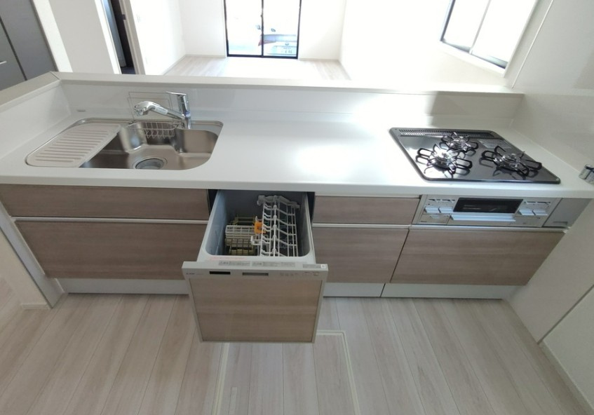 【新築】鶴ヶ島市南町１期 ２号棟のキッチン|食器洗い乾燥機付きで家事の負担も軽減♪