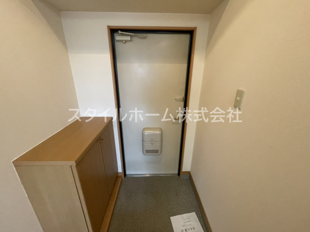 La　mia　Casaの玄関|別部屋写真です。