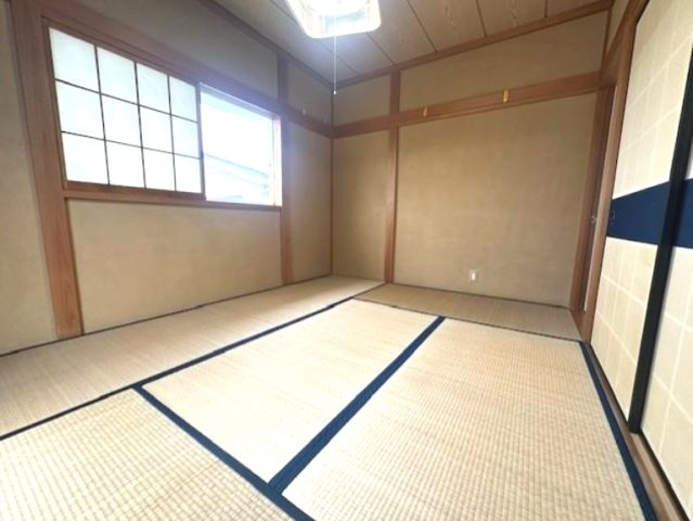 大網白里市柳橋　中古戸建の和室|外装リフォーム済み令和7年5月 4LDK リビング約15帖 駐車1台可 閑静な分譲地内