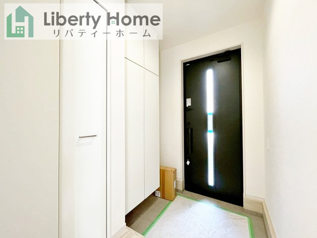 水戸市本町1期　新築戸建の玄関