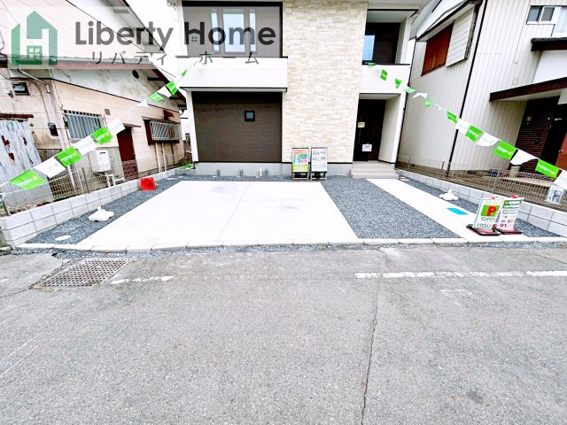 水戸市本町1期　新築戸建の駐車場