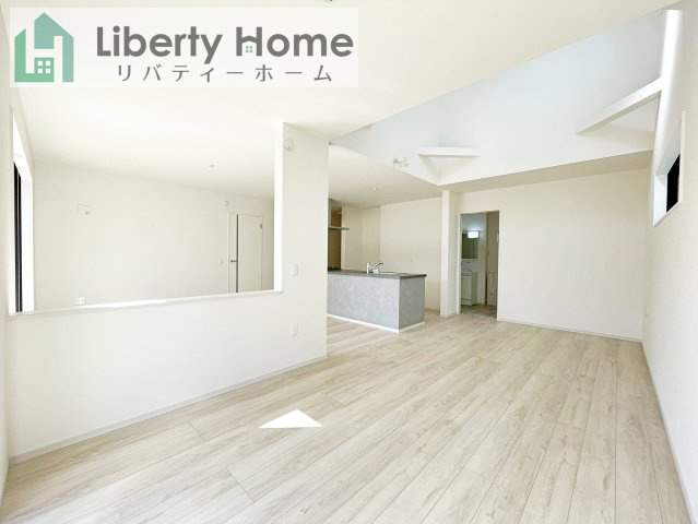 水戸市本町1期　新築戸建の居間・リビング