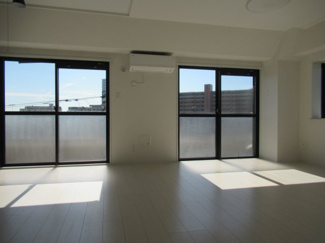 【居間・リビング】 | エルシャルム能見台 | 前回募集時