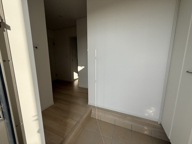 今宿東3丁目　新築戸建　6棟の玄関