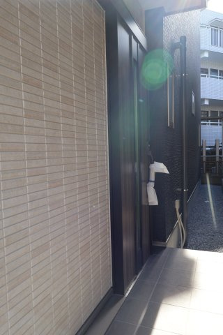 南区大谷場２丁目3-7新築一戸建てライフバディ サンセリテの玄関|撮影日 2025年10月23日 13:25 晴れ