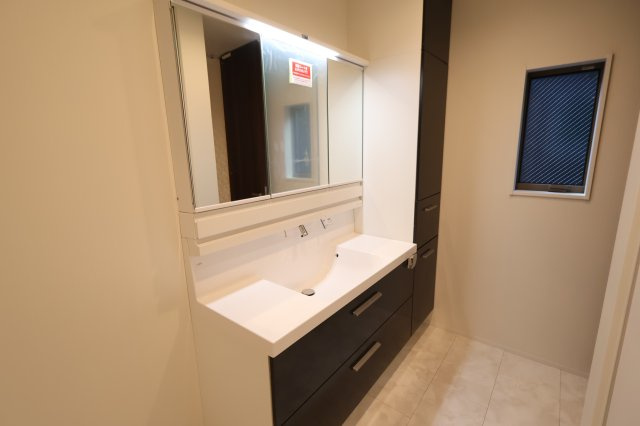 南区大谷場２丁目3-7新築一戸建てライフバディ サンセリテの独立洗面台|撮影日 2025年10月23日 13:25 晴れ