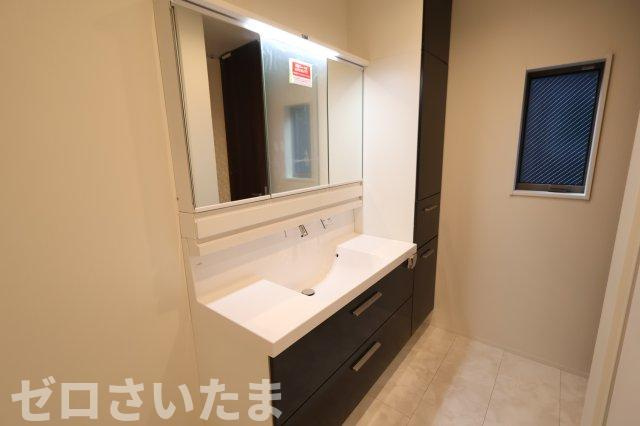 南区大谷場２丁目3-7新築一戸建てライフバディ サンセリテの独立洗面台|撮影日 2025年10月23日 13:25 晴れ