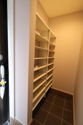 南区大谷場２丁目3-7新築一戸建てライフバディ サンセリテの玄関|撮影日 2025年10月23日 13:25 晴れ