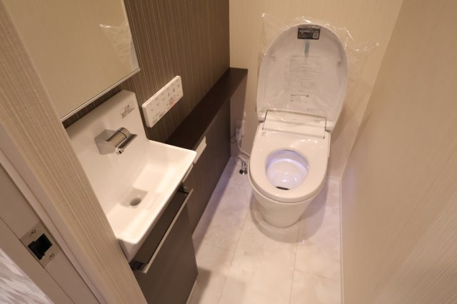 南区大谷場２丁目3-7(1号棟)新築一戸建てライフバディ サンセリテのトイレ|撮影日 2025年10月23日 13:25 晴れ