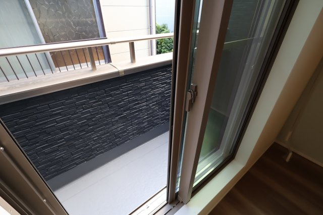 南区大谷場２丁目3-7(1号棟)新築一戸建てライフバディ サンセリテのバルコニー|撮影日 2025年10月23日 13:25 晴れ