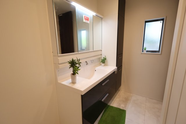 南区大谷場２丁目3-7新築一戸建てライフバディ サンセリテの独立洗面台|撮影日 2025年10月23日 13:20 晴れ