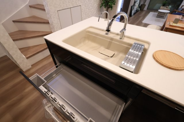 【キッチン】 | 南区大谷場２丁目3-7(2号棟)新築一戸建てライフバディ サンセリテ | 撮影日 2025年10月23日 13:20 晴れ