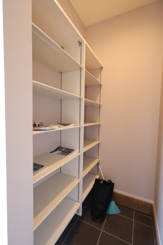 【玄関】 | 南区大谷場２丁目3-7(2号棟)新築一戸建てライフバディ サンセリテ | 撮影日 2025年10月23日 13:20 晴れ