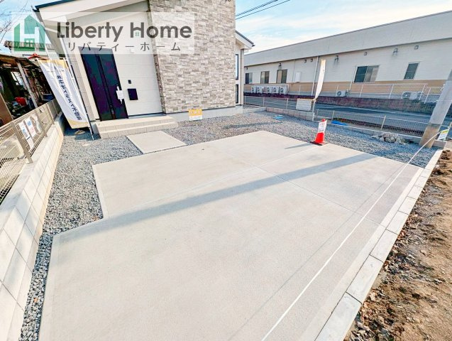 水戸市小吹町1期　新築戸建の駐車場