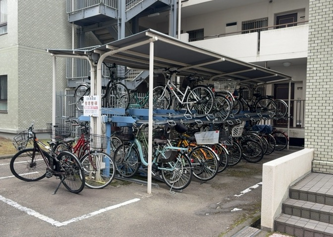 【駐輪場】 | サンヴェール橋本ツインタワー　ステージ２ | マンションの駐輪場は、事前に空きがあるか確認を取ると安心です。せっかく入居したのに駐輪スペースがない！なんてことになったら大変ですよね。そこで、内見時や購入前にはまず事前に確認しておくと良いでしょう。