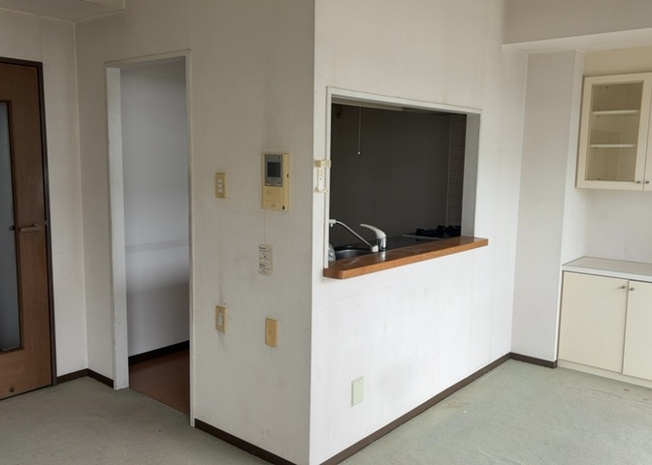 【キッチン】 | サンヴェール橋本ツインタワー　ステージ２ | L型アイランドタイプは、キッチンからダイニングにもリビングにも目が行き届くので、とても使いやすい配置です。L字型独立タイプは、キッチンを独立させてるためLDKというよりもLDといった様なイメージです。