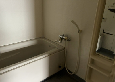 【浴室】 | サンヴェール橋本ツインタワー　ステージ２ | 入浴時の快適さも大事なことですが、綺麗な状態を維持できなければ気持ちよく入浴できません。毎日の掃除が楽という点は大事なポイントになります！カビが生えにくく掃除がしやすい、壁や浴槽を選ぶといいでしょう。