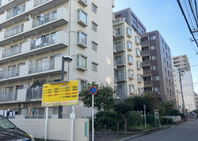【外観】 | サンヴェール橋本ツインタワー　ステージ２ | マンションの外観は非常に重要なポイントです！外観の善し悪しは資産価値に大きな影響を与えます。外観のいいマンションを購入することで、高値で売却がしやすく、買い手が見つかりやすいというメリットがあります。