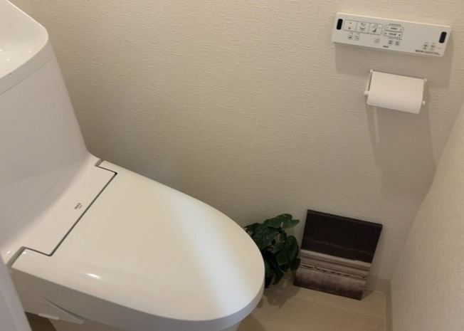 【トイレ】 | サンヴェール橋本ツインタワー　ステージ２ | トイレは大きさや形、機能、抗菌性などが異なる多種多彩なタイプが各メーカーから出ています。それぞれに良さがあるため、事前にどういったタイプのトイレがいいのかをご家庭内で決めて、内見に行くといいでしょう。
