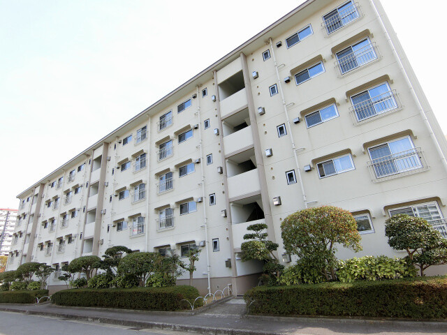 名谷8団地41号棟の外観