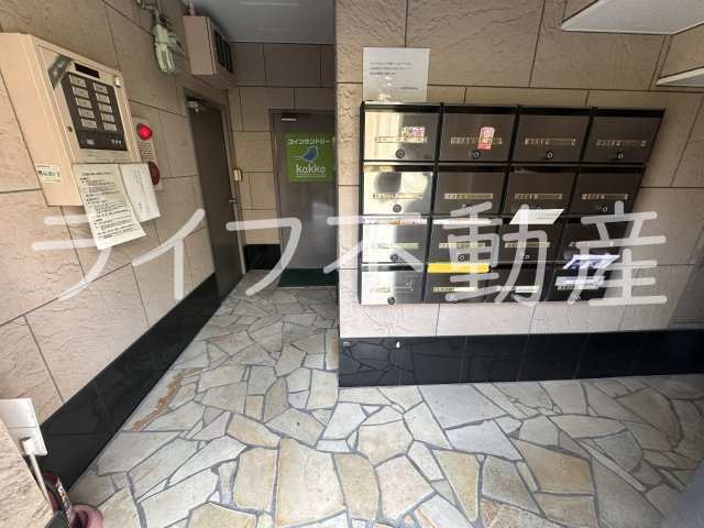 RH小阪のエントランス|ゆとりのあるエントランスです