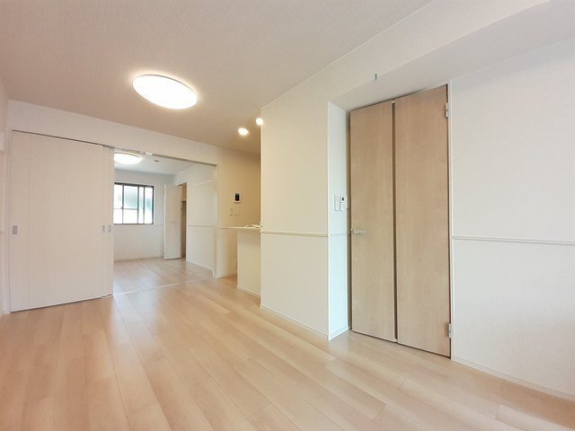 シエロガーデンかつらぎＡの居間・リビング