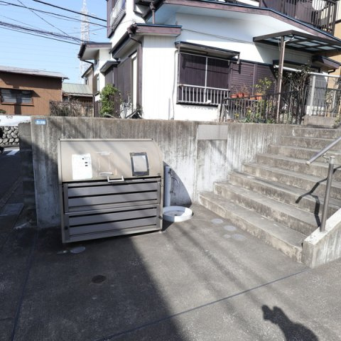 プレミアムヒルズのエントランス