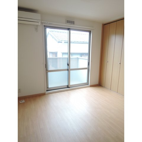 プレミアムヒルズの居間・リビング