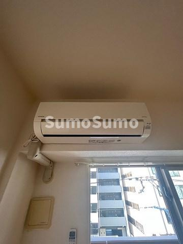 ジュネーゼグラン上本町の居間・リビング