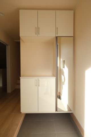 《仲介手数料無料》西区三橋６丁目1649新築一戸建てハートフルタウンの玄関|撮影日 2025年11月18日 14:30 晴れ