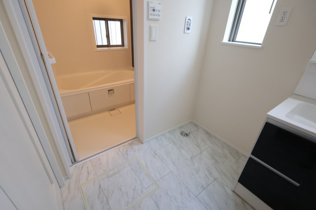 《仲介手数料無料》西区三橋６丁目1649新築一戸建てハートフルタウンのランドリースペース|撮影日 2025年11月18日 14:30 晴れ